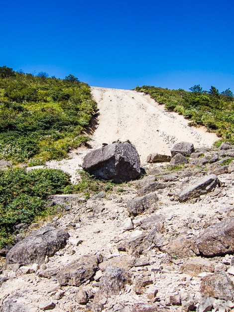 陡峭的千八线防火道